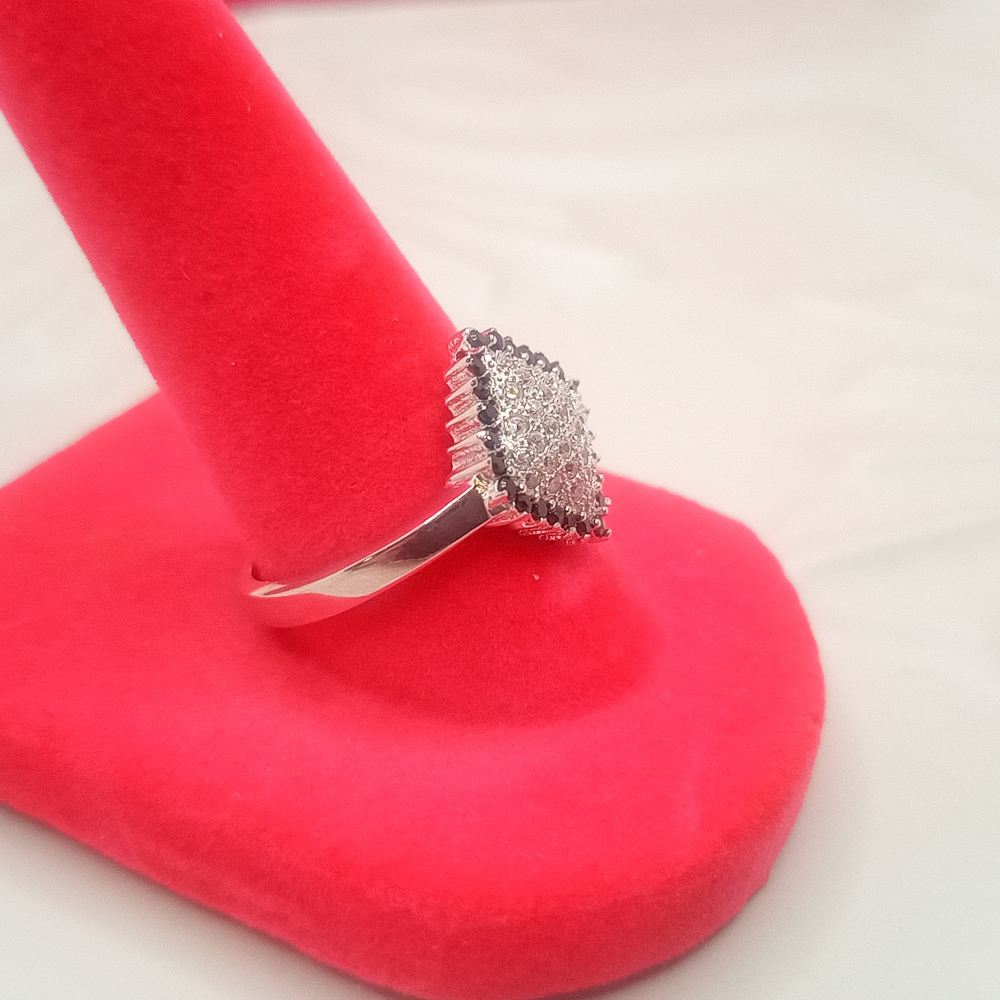 Elegant Silver and Black Diamond Ring - Picture 2 of 2